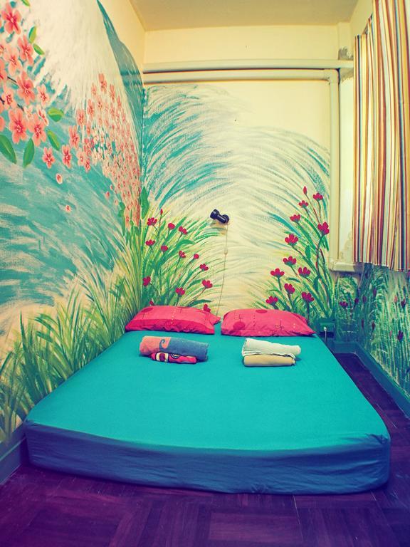 Wacky Fun Party Hostel Bangkok Extérieur photo